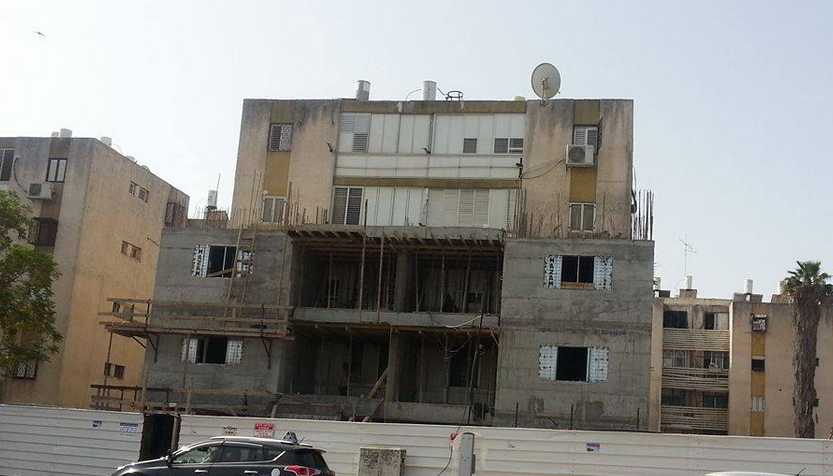 תוספת בנייה