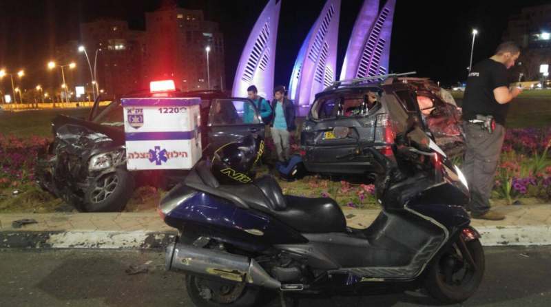 תאונה קשה בכיכר המפרשיות - פצועים במקום