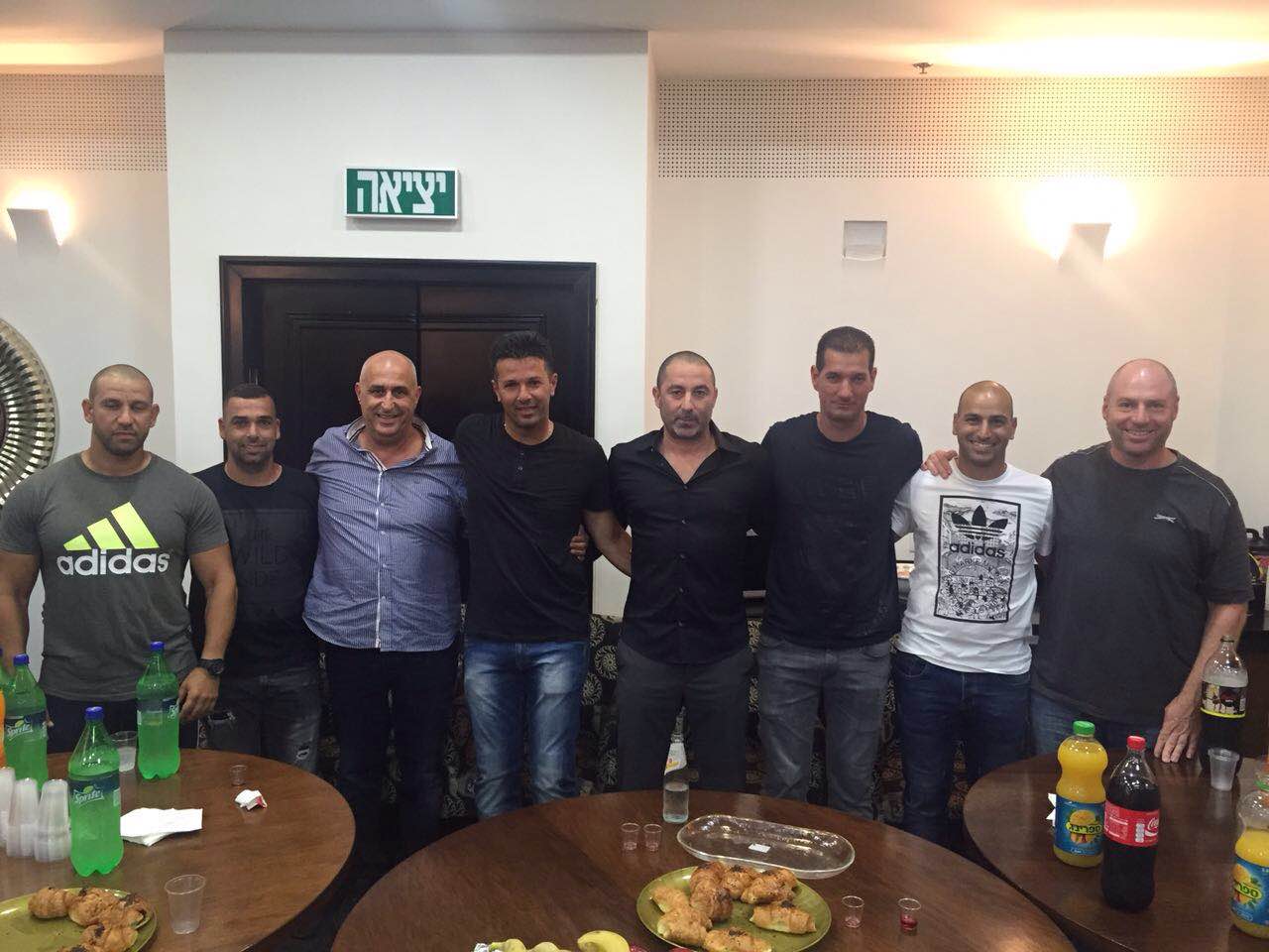 תמונה מנצח. הצוות המקצועי והניהולי של מ.ס אשדוד