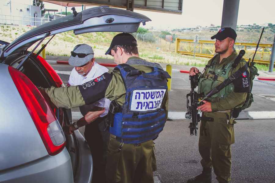 לוחמי המעברים שמונעים את הפיגוע הבא