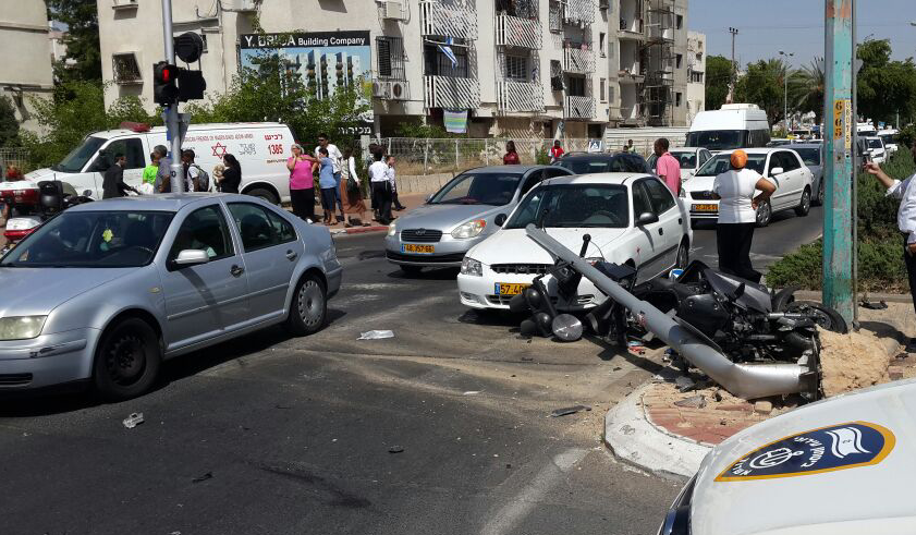 שד' בני ברית: רוכב אופנוע נפצע קשה בתאונת דרכים