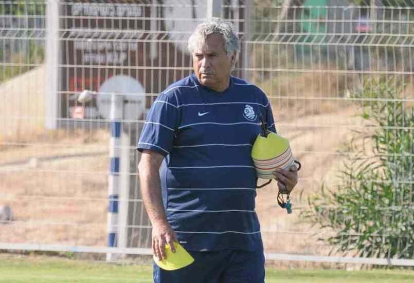 מזרחי עוזב