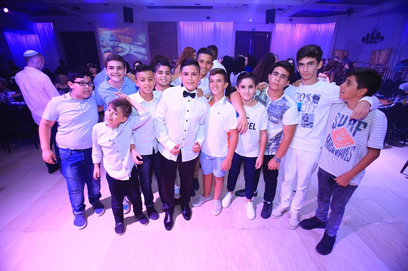 משפחת אדרי חוגגת בר מצווה