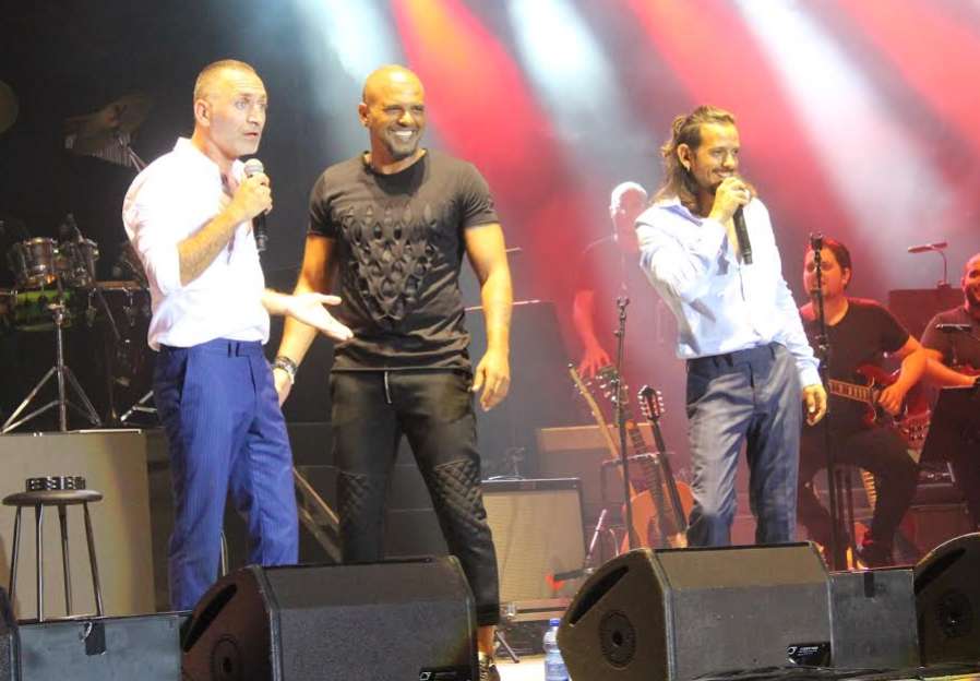 שלישיית מה קשור שרו "תתנו לו צ'אנס" ואייל גולן שר מהלב