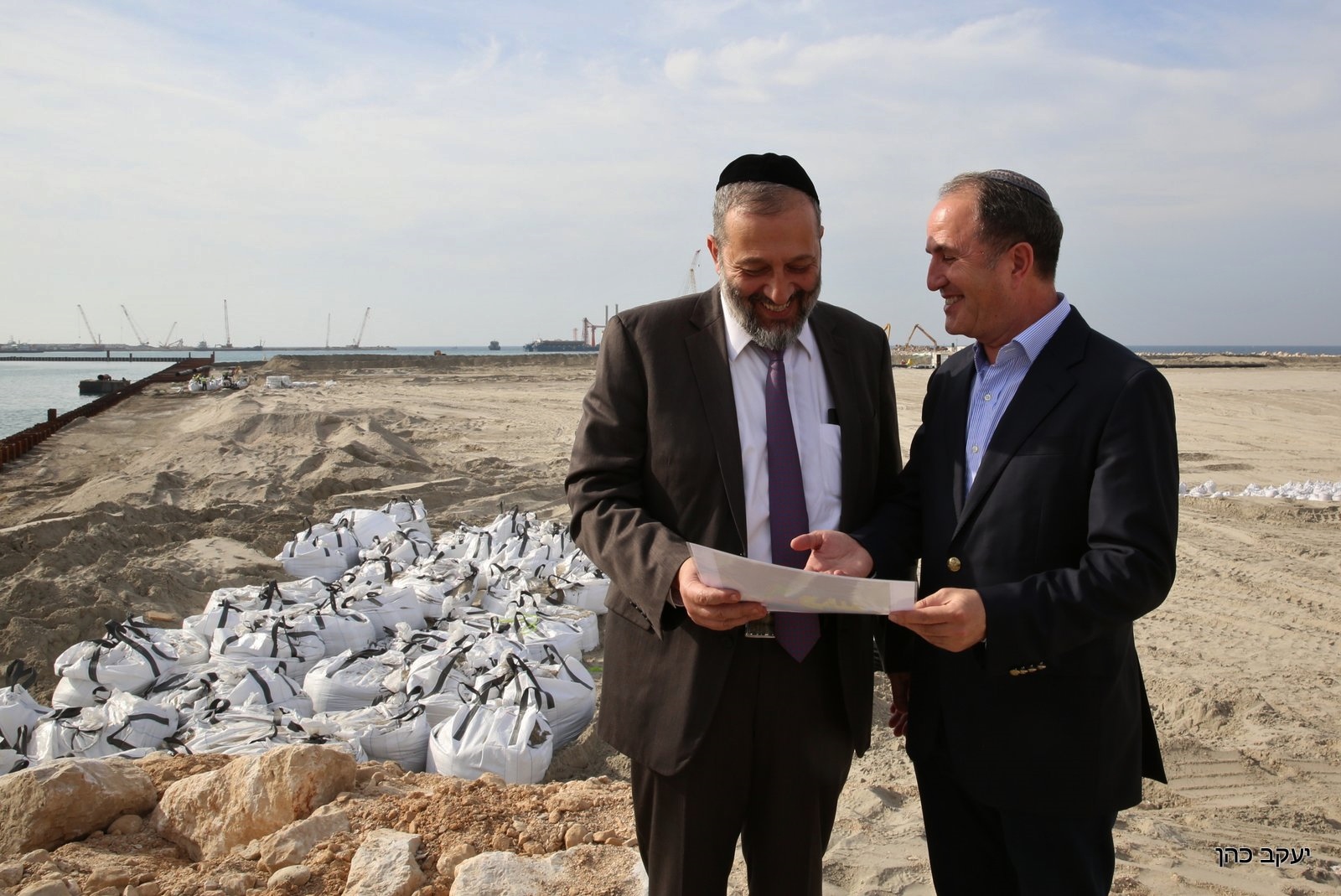 שר הפנים הודיע היום שיתמוך בהפיכת אשדוד לעיר מחוז