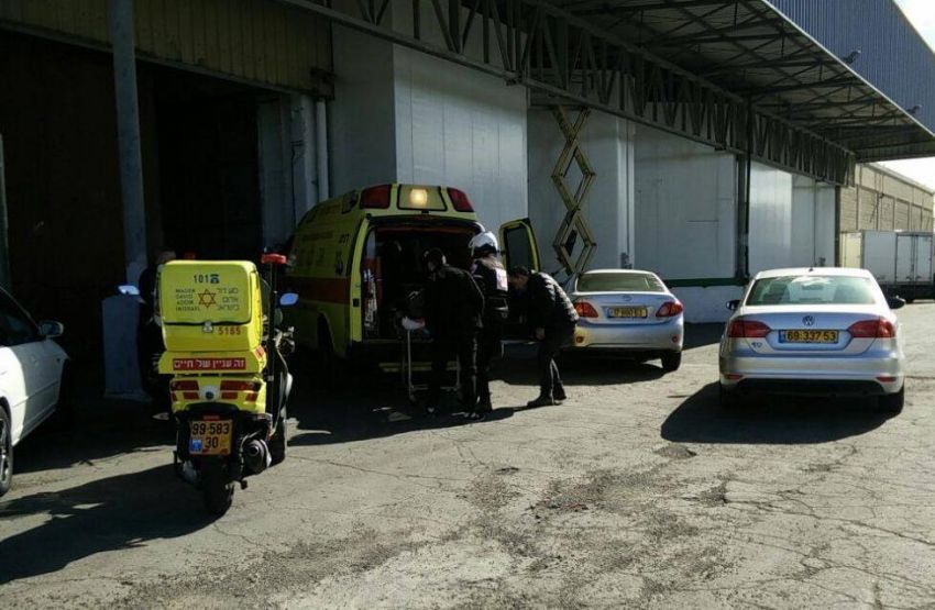 תאונת עבודה: 2 פועלים נפלו מגובה 5 מטר