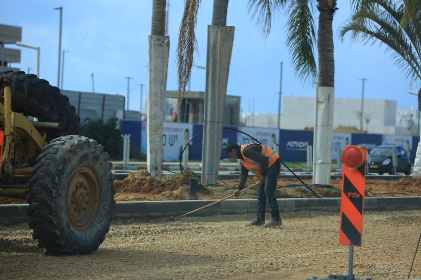 ד"ר לסרי במסר למשרד התחבורה: "גם מוניות פרטיות ושירות יורשו לנסוע בנתיבי התחבורה הציבורית"
