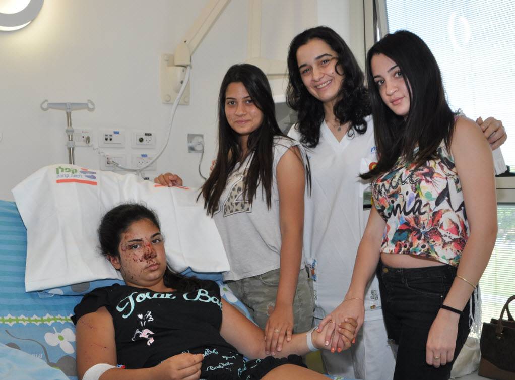 שתי נערות נפצעו בזמן רכיבה על אופניים חשמליים