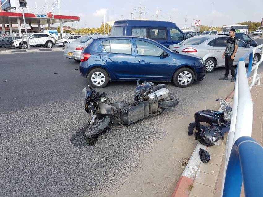 פצוע קשה בתאונת דרכים בצומת מנחם בגין/ משה סנה