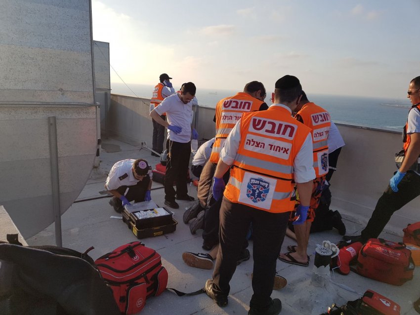 ראשוני: נער התחשמל על גג בניין במרינה - מצבו אנוש