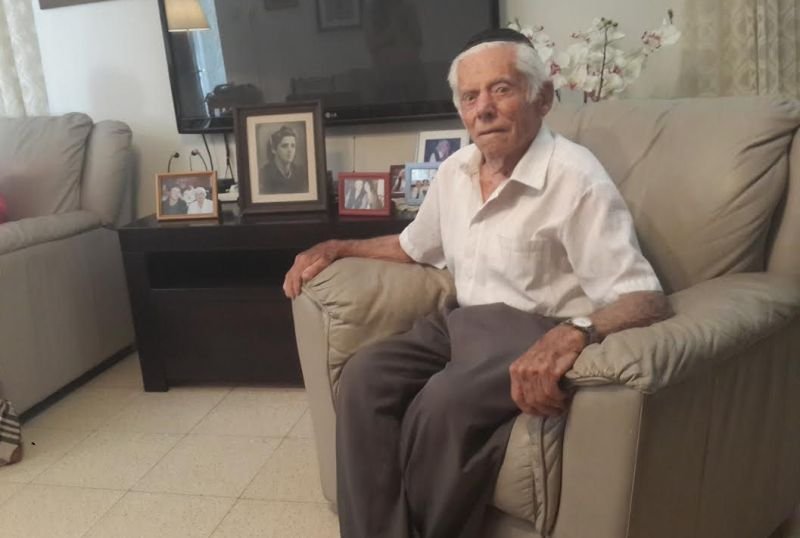 הלך לעולמו ניצול השואה ויקיר העיר משה צ'שלה
