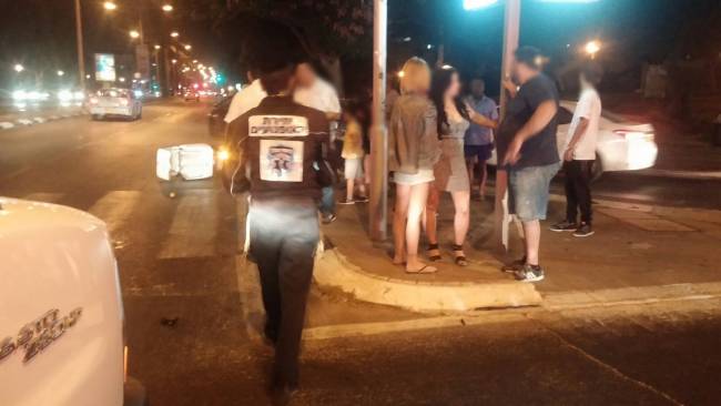 רוכב קטנוע נפגע מרכב פרטי- כוחות ההצלה במקום