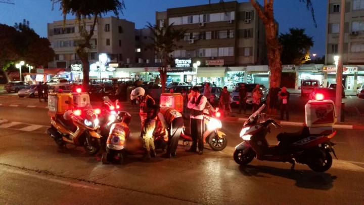 הולכת רגל נפצעה באורח קשה לאחר פגיעת רכב