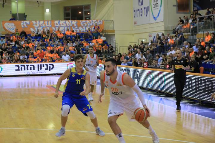 ראשל"צ זו לא חיפה
