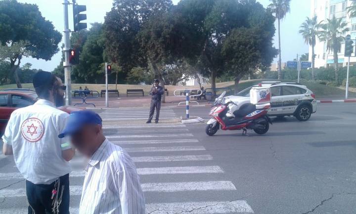 רכב פגע בחוזקה ברוכב אופניים חשמליים