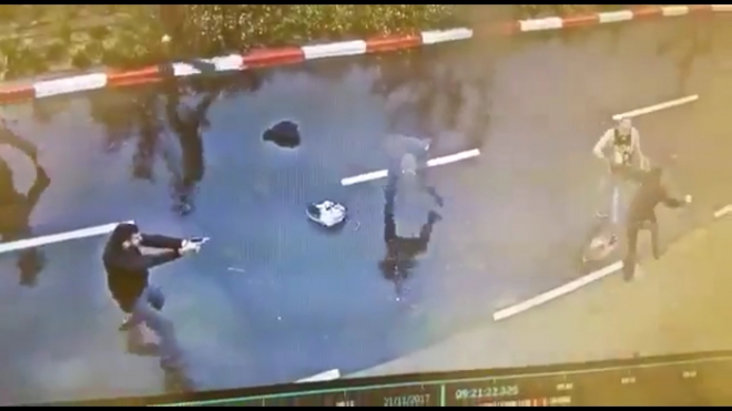 צפו: חטף נשק ממאבטח באשדוד דרך אותו ואיים לירות