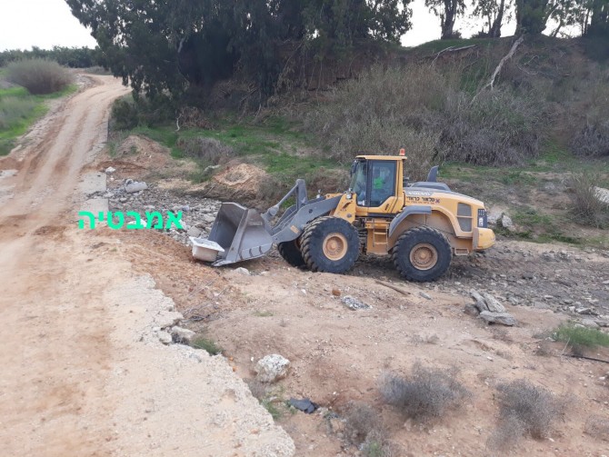 לא תאמינו כמה פסולת הוציאו מנחל לכיש רגע לפי שהיא זרמה לים