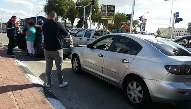 פצוע בתאונת דרכים ברחוב בני ברית