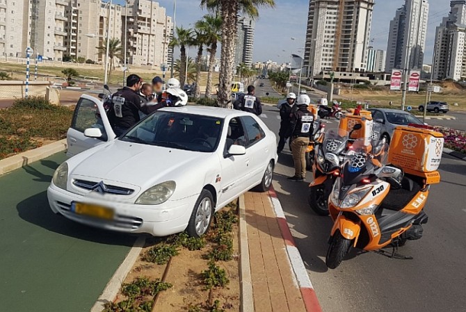 2 פצועים בתאונת דרכים ברחוב משה דיין