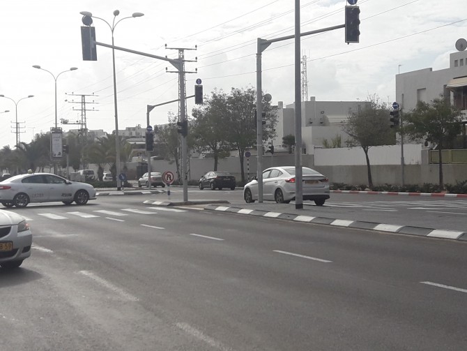 צפו בצומת שמסכן חיי אדם באשדוד: "מישהו עלול לההרג"