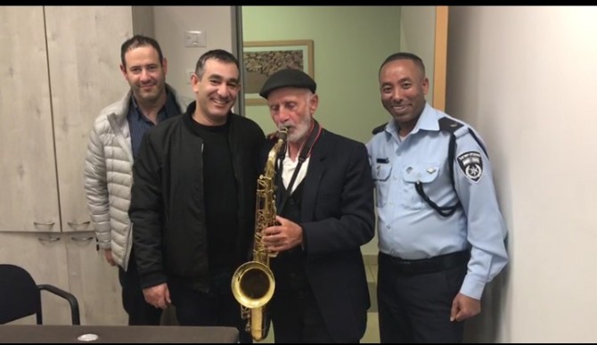 הרגע המרגש של ניצול השואה במשטרת אשדוד