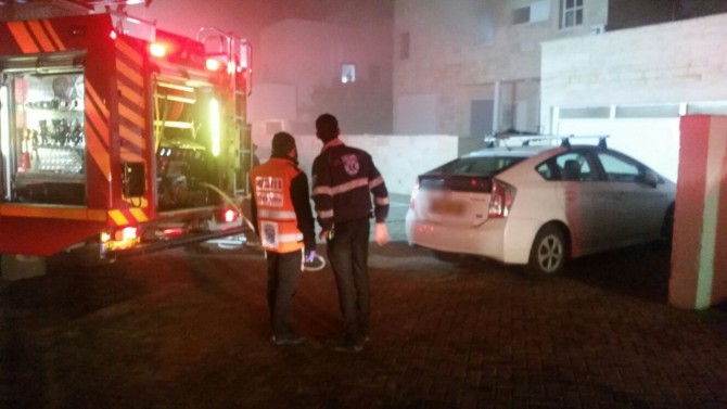 שני נפגעים קל משאיפת עשן בעקבות שריפה בדירה