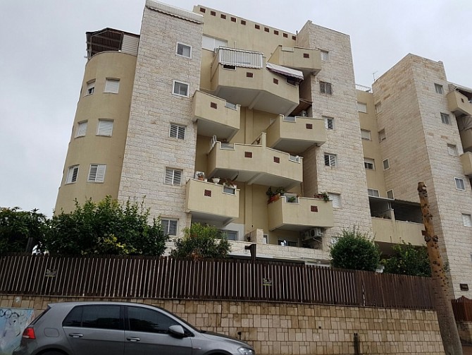 תעלומה: מי גנב ותלש עשרות מזוזות מבתים באשדוד?