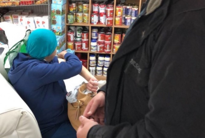 חולת סכרת ובנה המשוחרר נותרו ללא קורת גג, רכוש ומזון בגלל הצפות