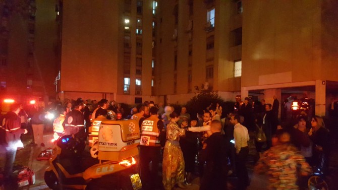 פצועים רבים בינהם ילדים בשריפה גדולה בבניין מגורים