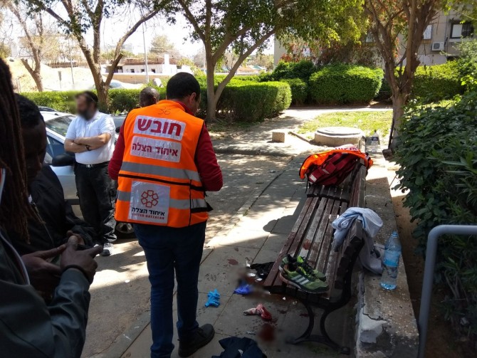 דיווח: צעיר נפצע באורח בינוני לאחר שנדקר מס' פעמים בגופו