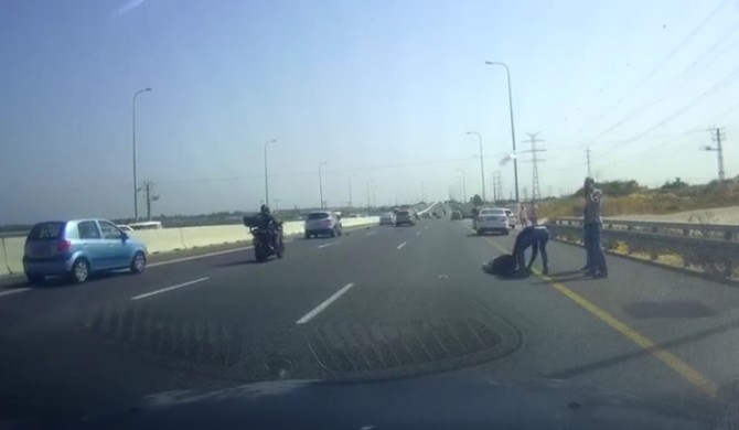 צפו בתיעוד: תאונת דרכים קשה מאוד בכביש 4