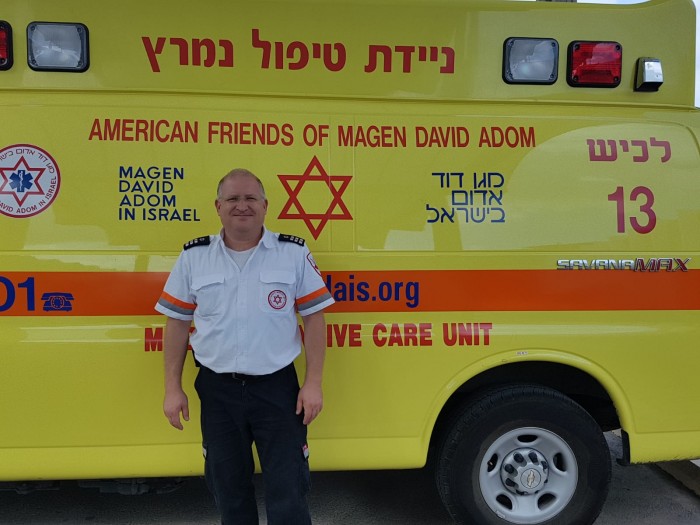 צוות מד"א שהוזעק ללידה בבית היה צריך רק לחתוך את חבל הטבור