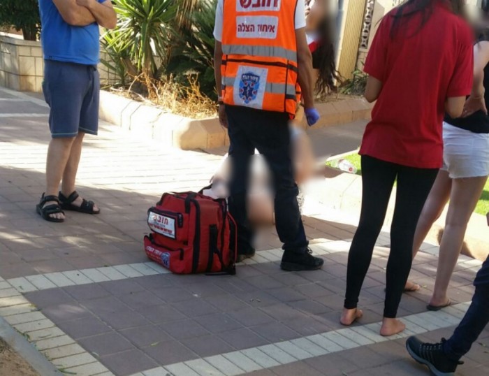 משחק מסוכן: נער שרכב על אופניים חשמליים פגע באישה - שניהם נפצעו