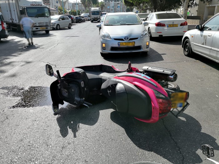 תאונה קשה: הולך רגל ושניים נוספים נפצעו מפגיעת אופנוע