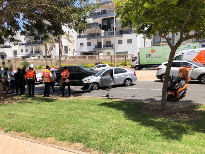 שני פצועים בתאונת שרשרת בין שלושה כלי רכב באשדוד