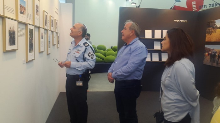 מפקד מחוז ת"א ביקר בתערוכה לזכרה של הדס מלכא ז"ל