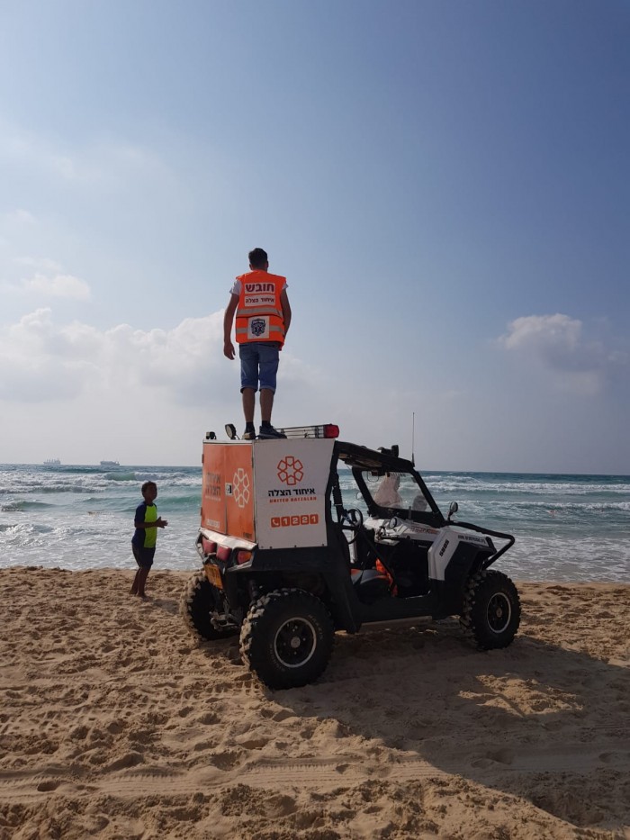 צעיר נפצע באורח בינוני לאחר שטבע בחוף הים באשדוד
