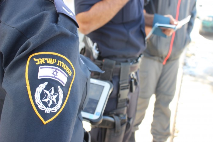 נתפס על חם: תושב העיר נעצר ונכלא לאחר שנתפס פורץ למשאית