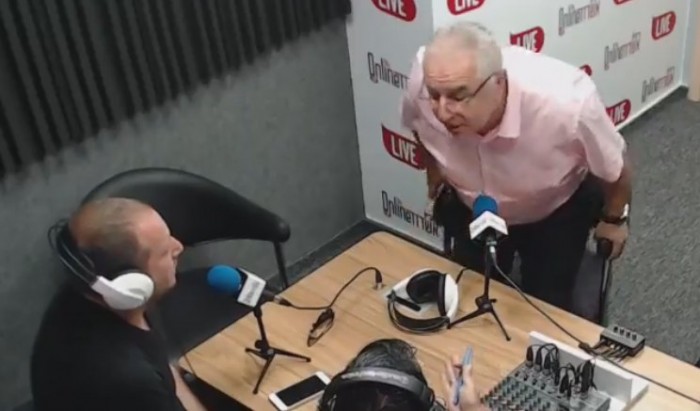 המועמד לראשות העיר אפרים מיכאלי פוצץ ראיון באולפן - צפו בוידאו