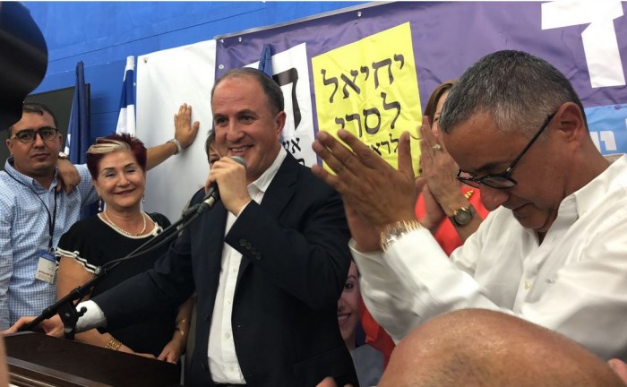 החגיגות החלו: ראש העיר ד"ר יחיאל לסרי ניצח בסיבוב ראשון