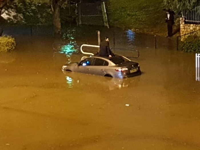 הגשם גרם להצפות וסגירת רחובות. נהגים נזקקו לחילוץ - צפו