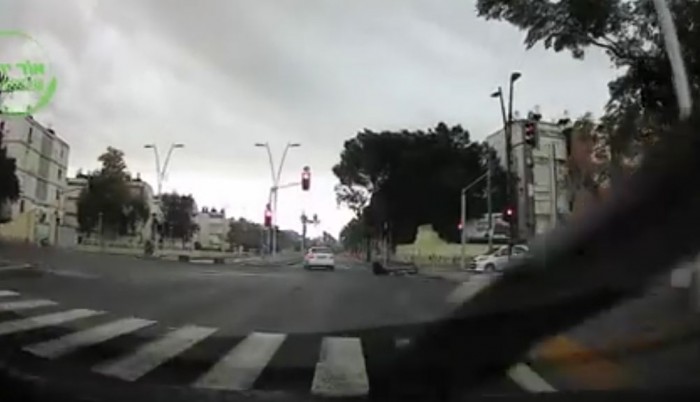 פצוע בתאונת דרכים, האם אתם מכירים את נהג הרכב?