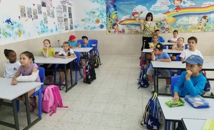 השילוב הנדיר בבית הספר "שובו עילית": מורות דתיות מחנכות בהצלחה חסרת תקדים תלמידים חילוניים