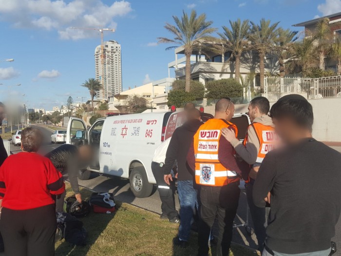 רוכב אופנוע נפצע בתאונת דרכים