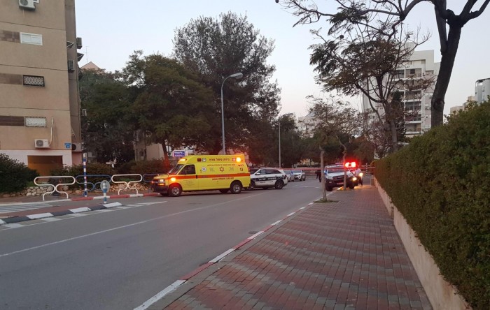 פתחו שנה בדקירות. גבר נדקר בתגרה והובהל לחדר טראומה באסותא