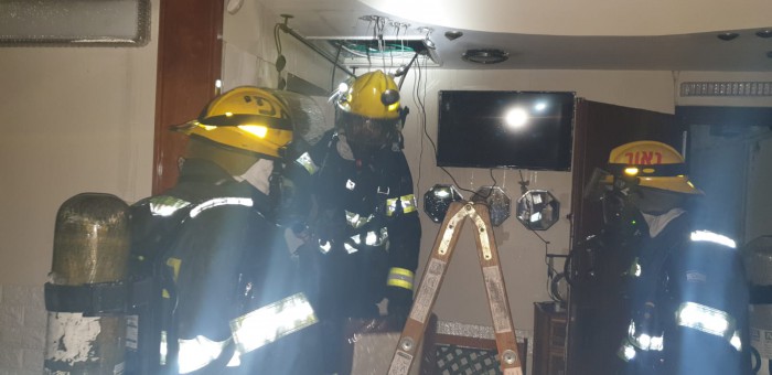 לפנות בוקר: שריפה פרצה בדירה בעיר. בעלי הדירה מנעו אסון