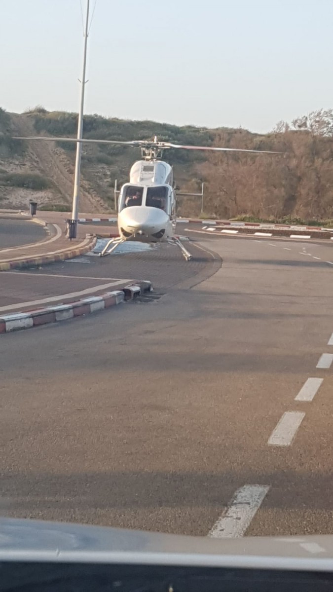 מסוק נחת בכביש בעיר וגרם למהומה