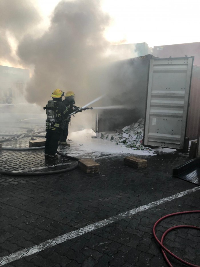 שריפה במכולה בעורף נמל אשדוד שהכילה 4.5 טון טאבלטים