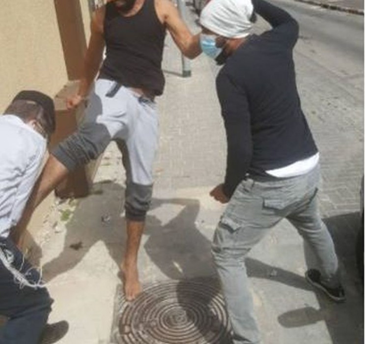 ערבים ביפו מכים את ראש הישיבה הרב אליהו מאלי