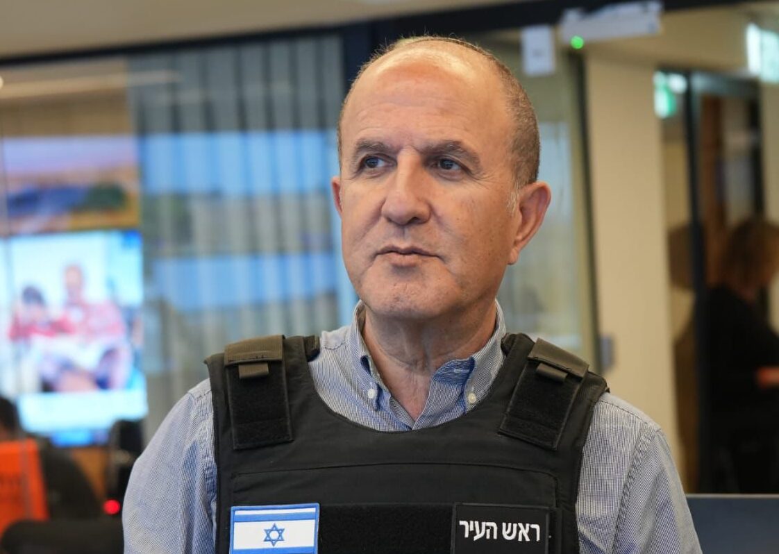 לסרי